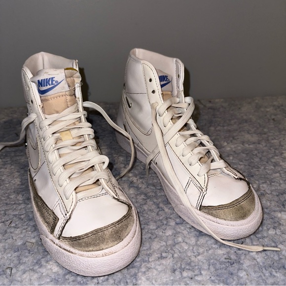 Nike Women’s Blazer Mid ‘77 Shoes Size 5 - Picture 8 of 8